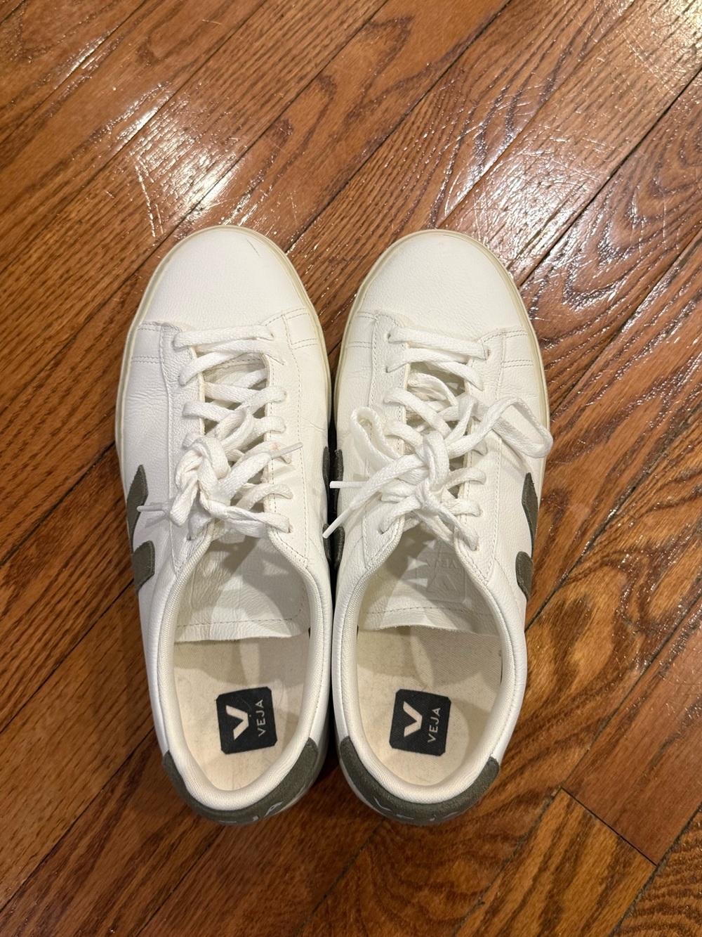 Men’s Veja Tennis Shoes / Sneakers - Picture 3 of 10